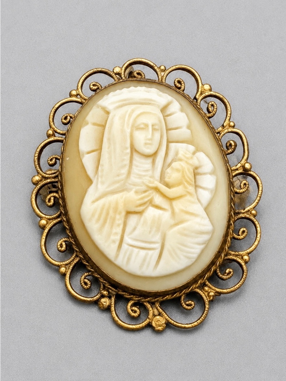 Vintage Mother and Child Shell Cameo Brooch #p19